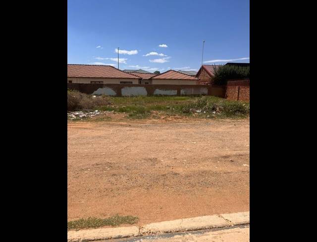 LAND FOR SALE IN GOLF VIEW